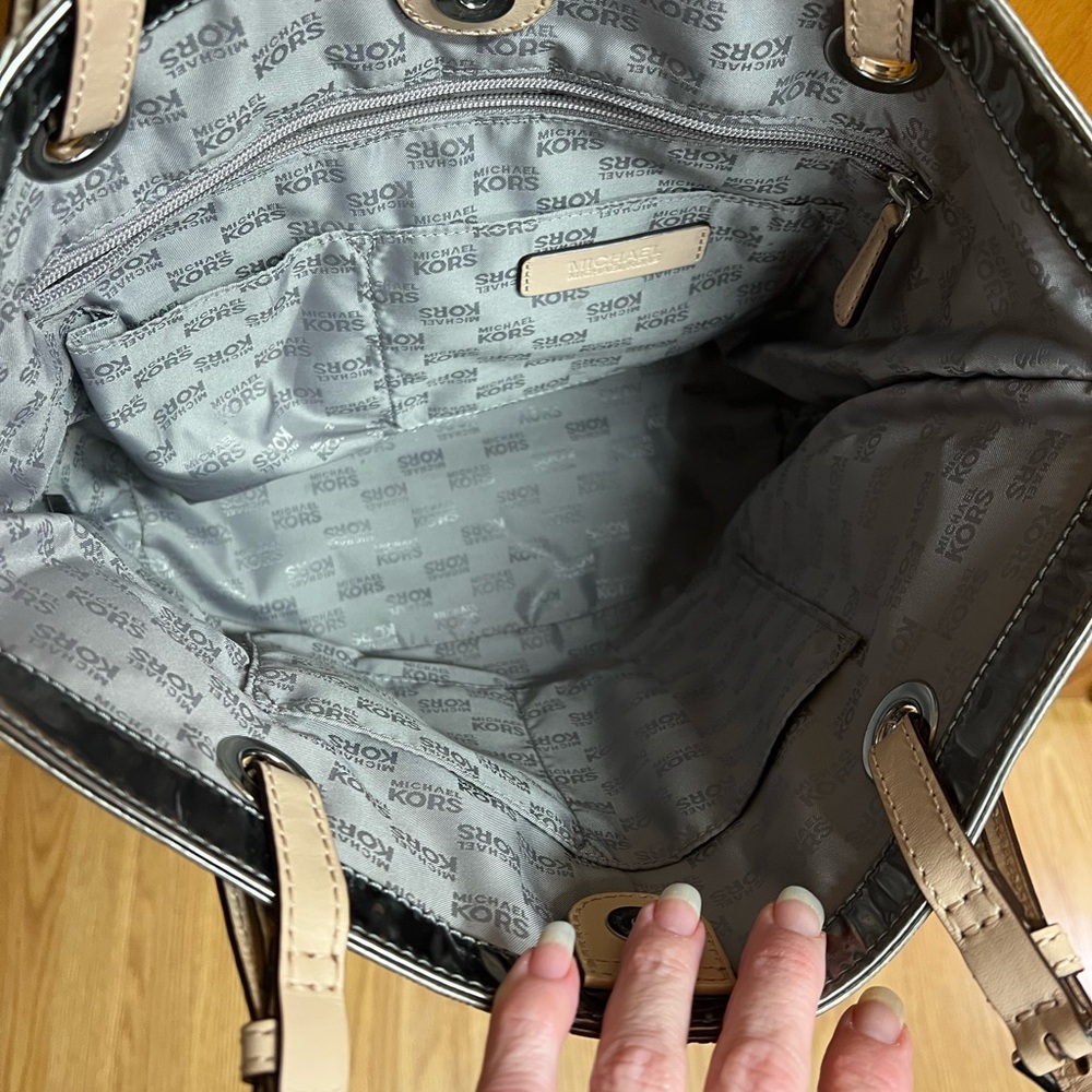 Handbag - Picture 6 of 11